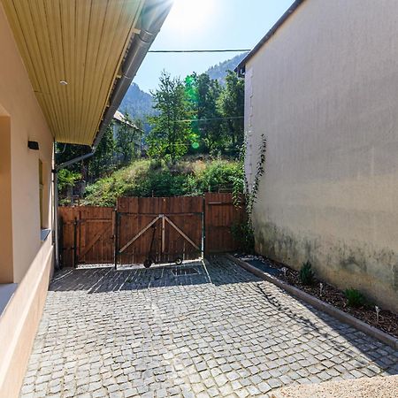 Lagom - Hot Tub Hideout Brasov Bagian luar foto